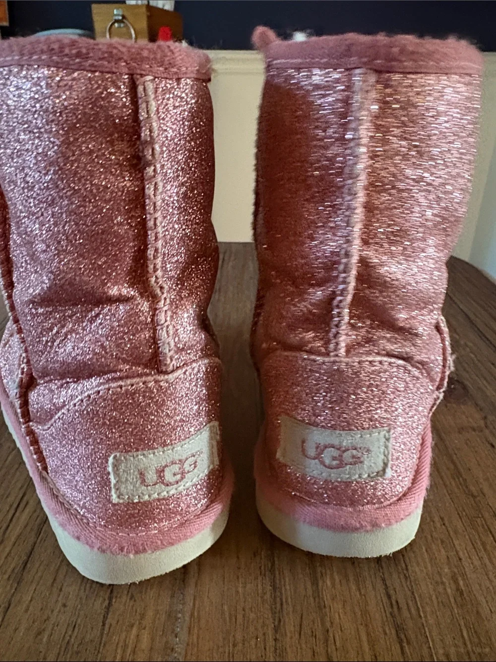 UGG shimmery rose